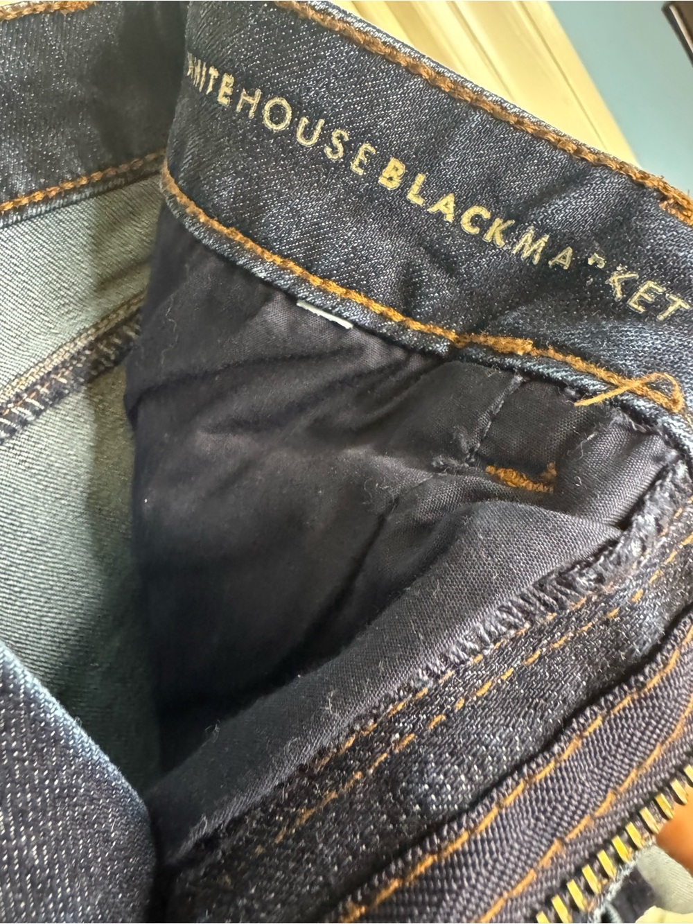 WHBM "The 5" Short" Cuffed Dark Wash Denim Shorts Size 4 - Picture 6 of 10